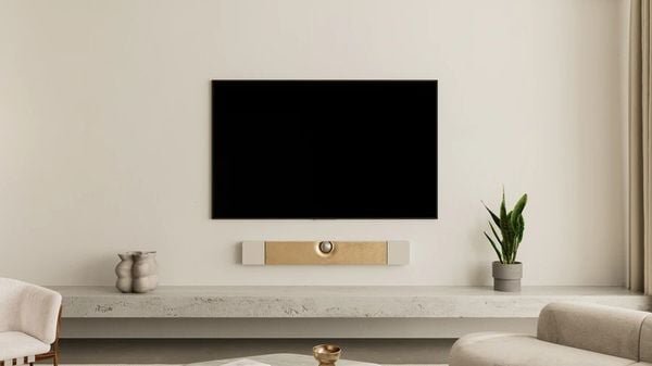 Loa Devialet Dione lắp đặt trong phòng khách thực tế tại Việt Nam