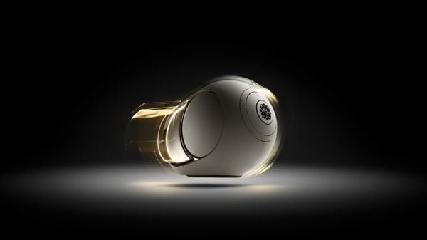 So sánh lớp vỏ loa Devialet Phantom Ultimate mới và Phantom I mạ vàng đời cũ