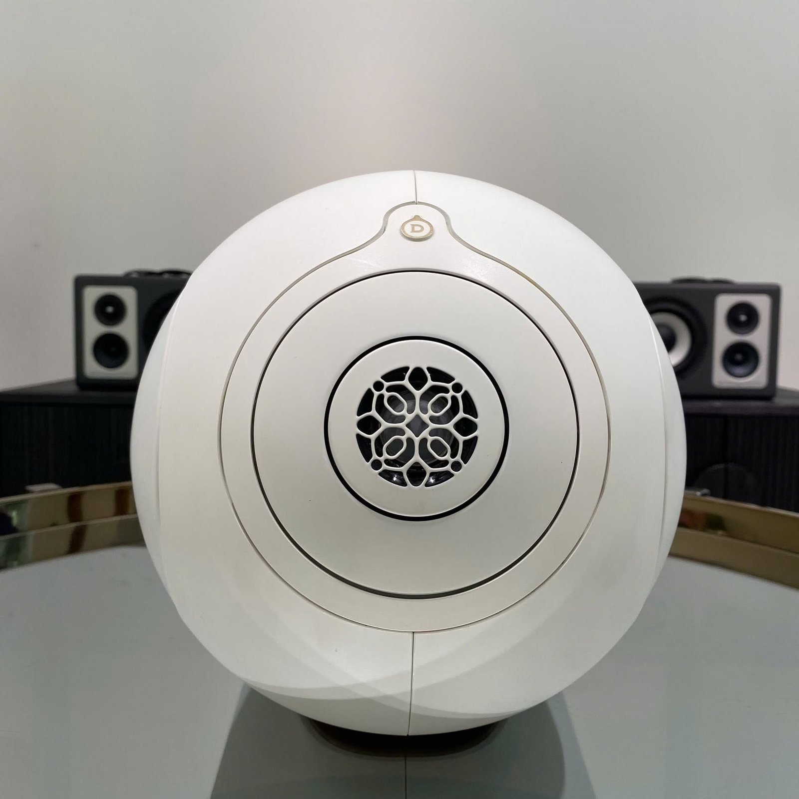 Loa Devialet Phantom Ultimate 108 dB bản Gold - ảnh thật tại showroom (2)