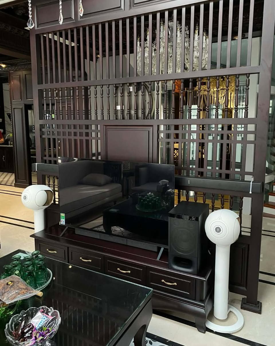 Loa Devialet Phantom Ultimate 108 dB bản Opéra de Paris dát vàng - ảnh thật tại showroom