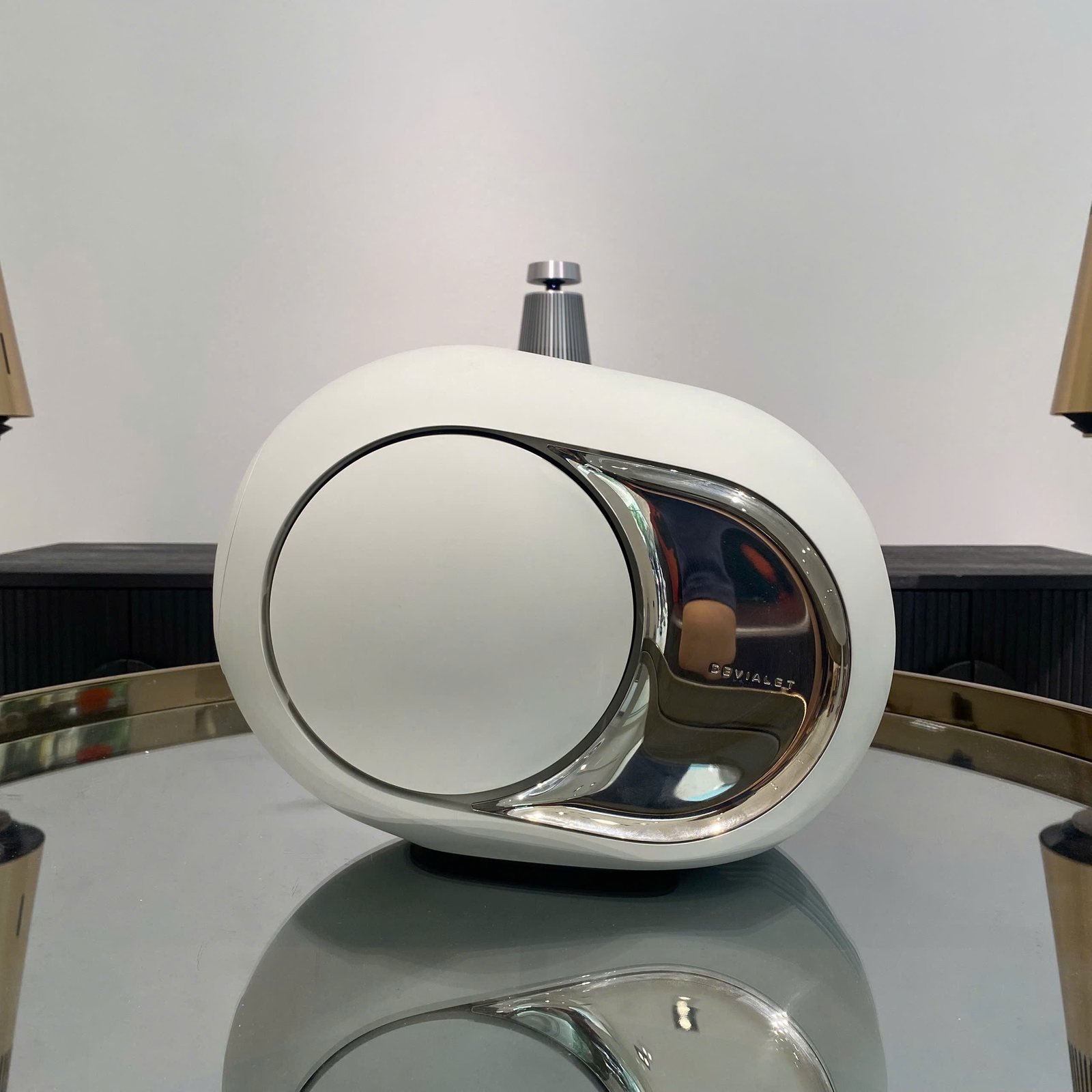 Loa Devialet Phantom Ultimate 108 dB trưng bày tại showroom (11)