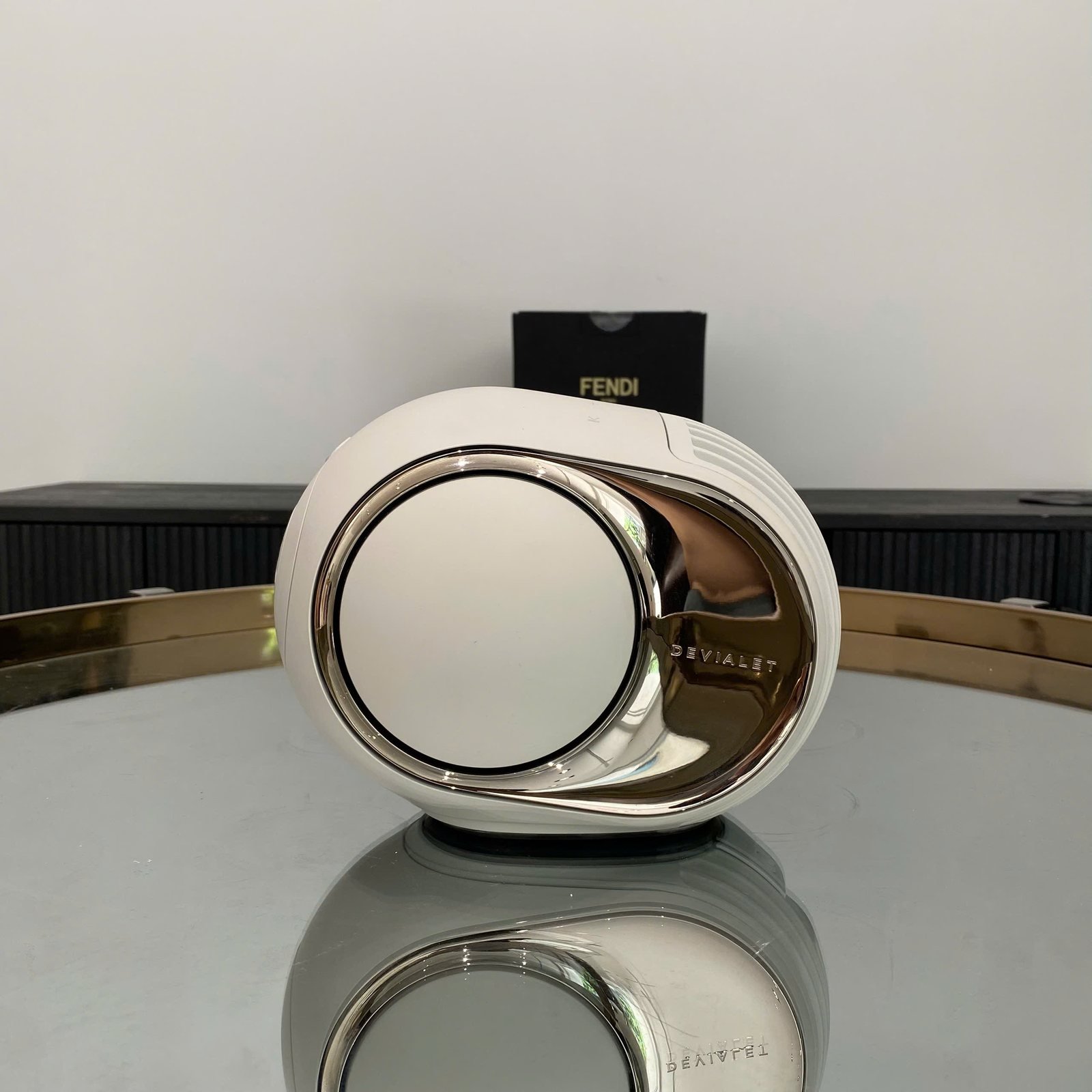 Loa Devialet Phantom Ultimate 98 dB trưng bày tại showroom (4)