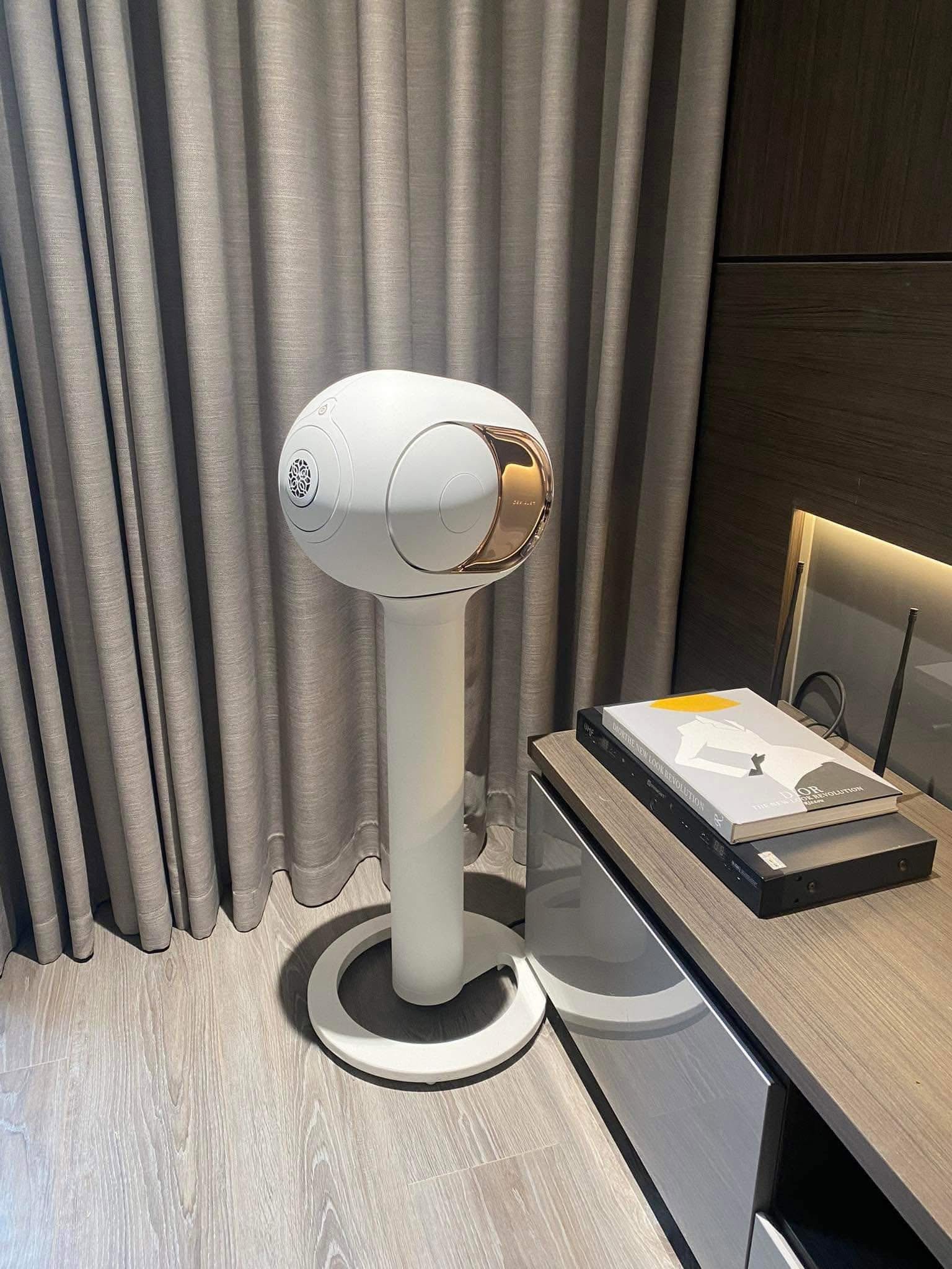 Loa Devialet Phantom Ultimate 108dB bản vàng hồng - ảnh thật tại showroom