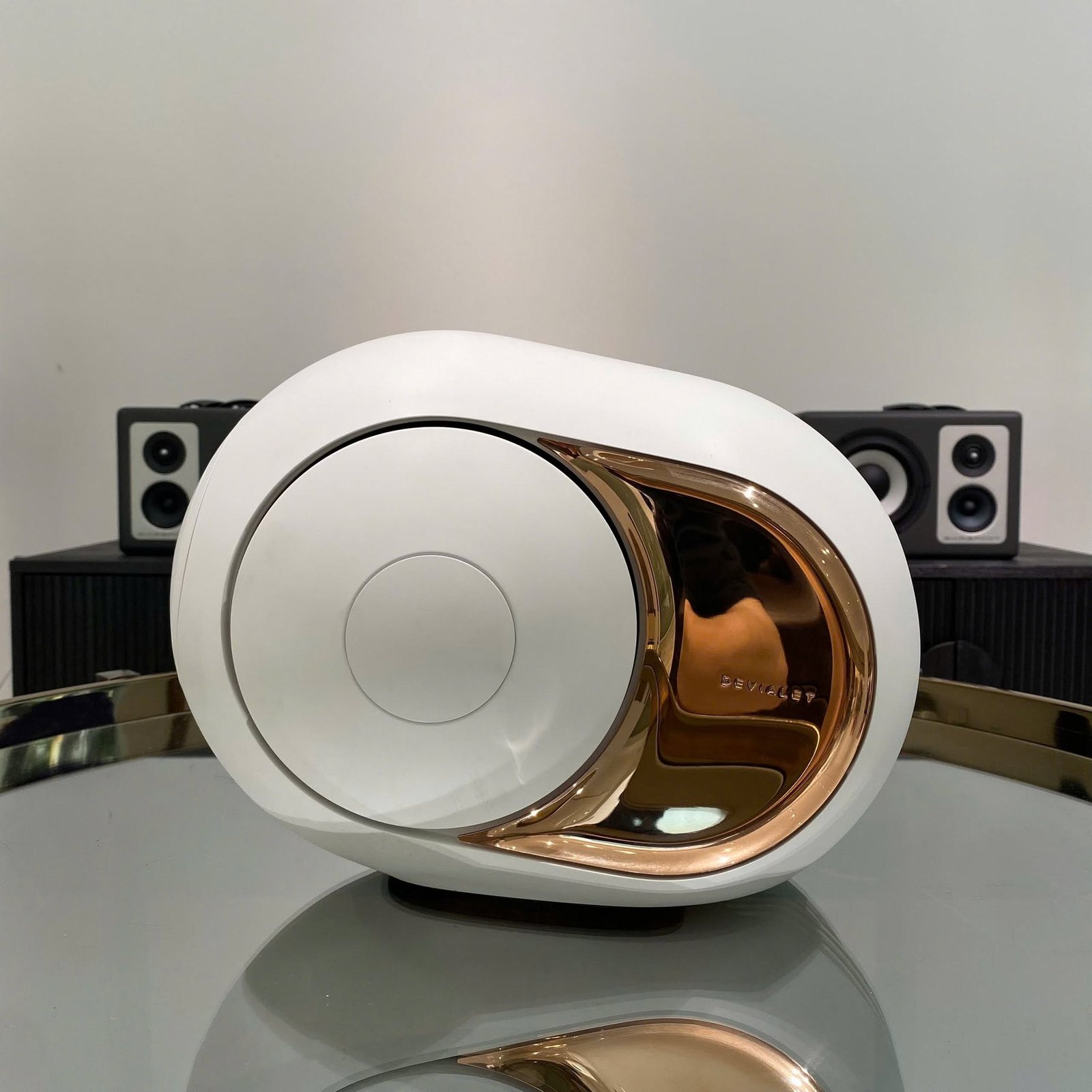 Loa Devialet Phantom Ultimate 108dB bản vàng hồng - ảnh thật tại showroom