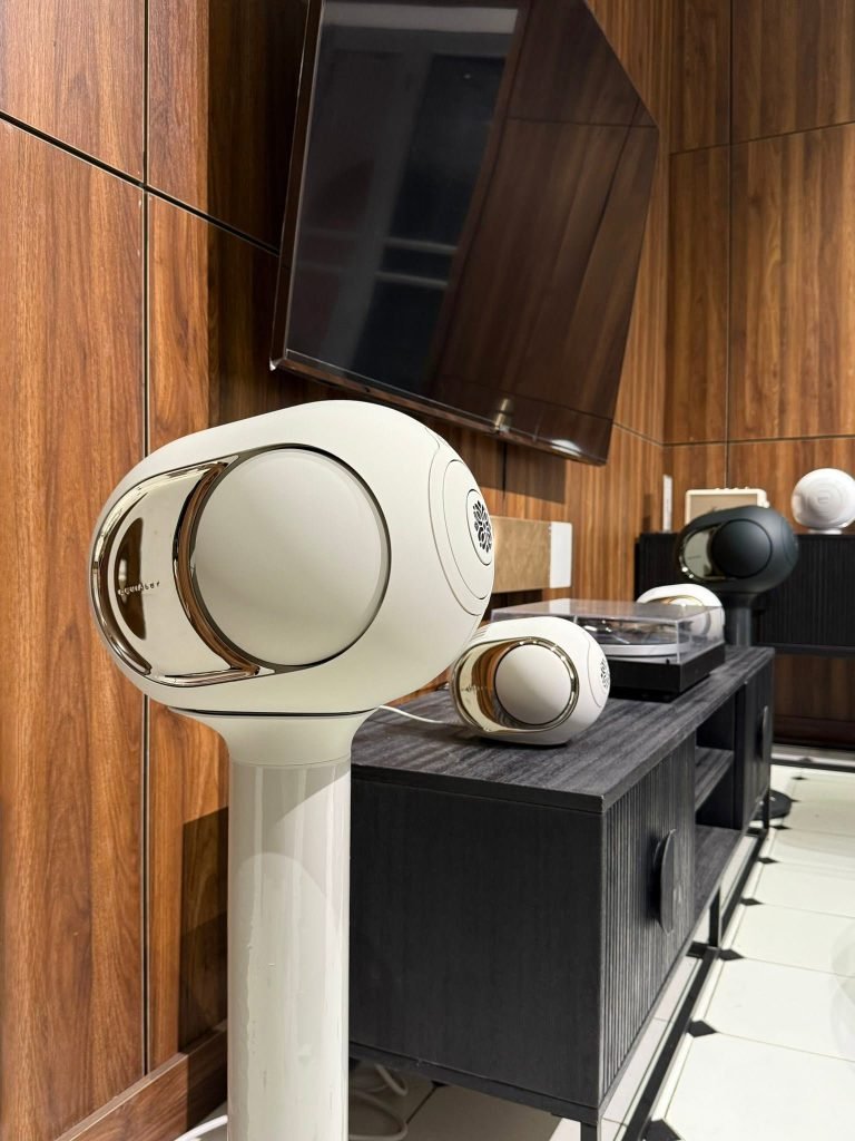 Phantom Ultimate 108 dB chụp thực tế tại showroom Loa Devialet Việt Nam