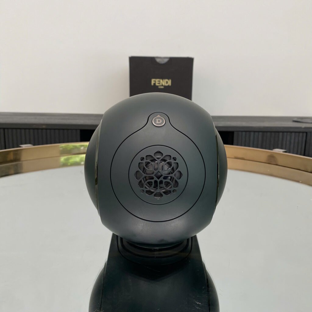 Phantom Ultimate 98 dB chụp thực tế tại showroom Loa Devialet Việt Nam