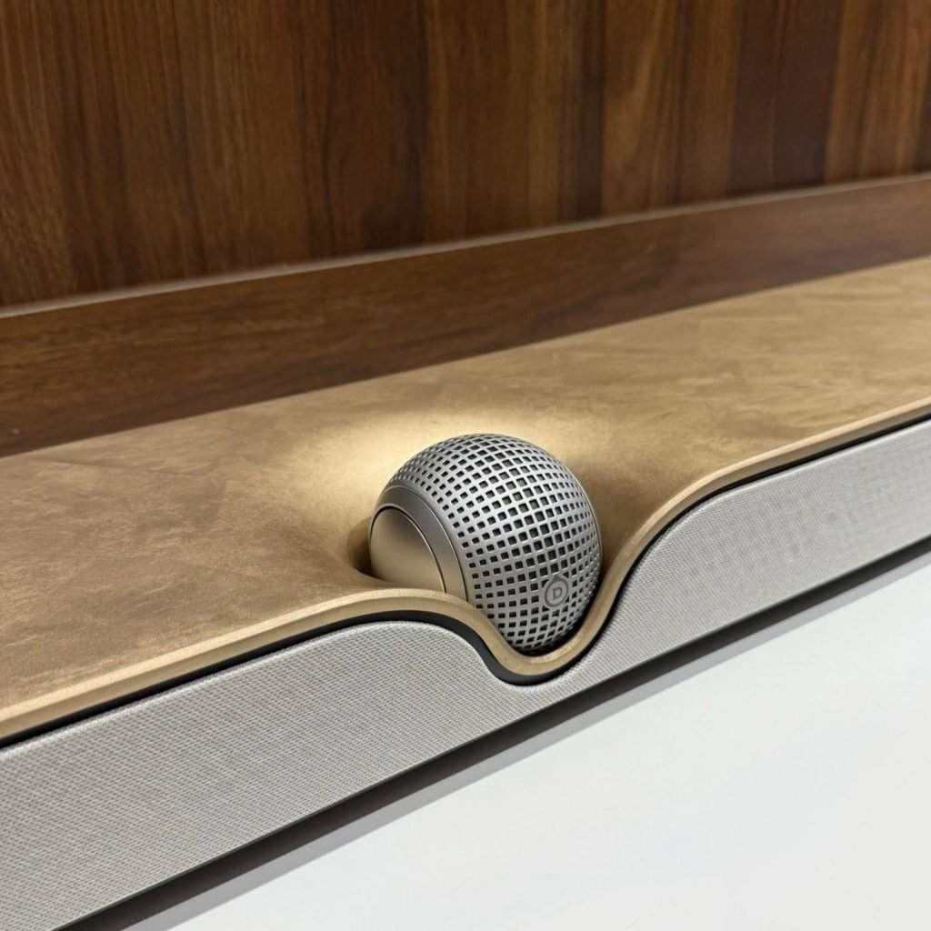 Soundbar Devialet Dione chụp thực tế tại showroom Loa Devialet Việt Nam