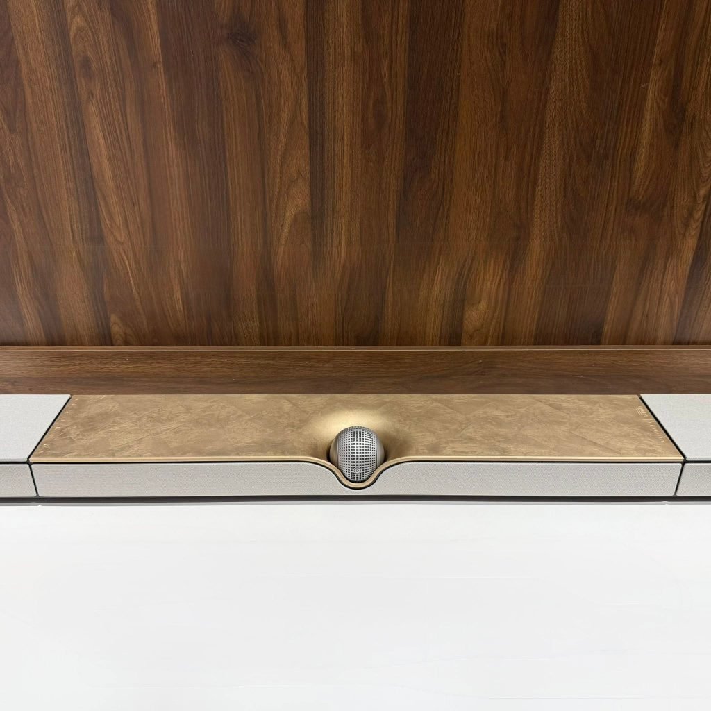 Soundbar Devialet Dione chụp thực tế tại showroom Loa Devialet Việt Nam