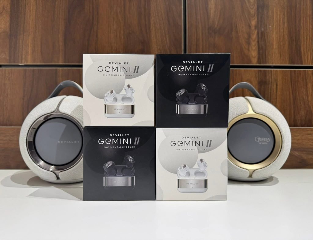 Tai nghe Devialet Gemini II chụp thực tế tại showroom Loa Devialet Việt Nam